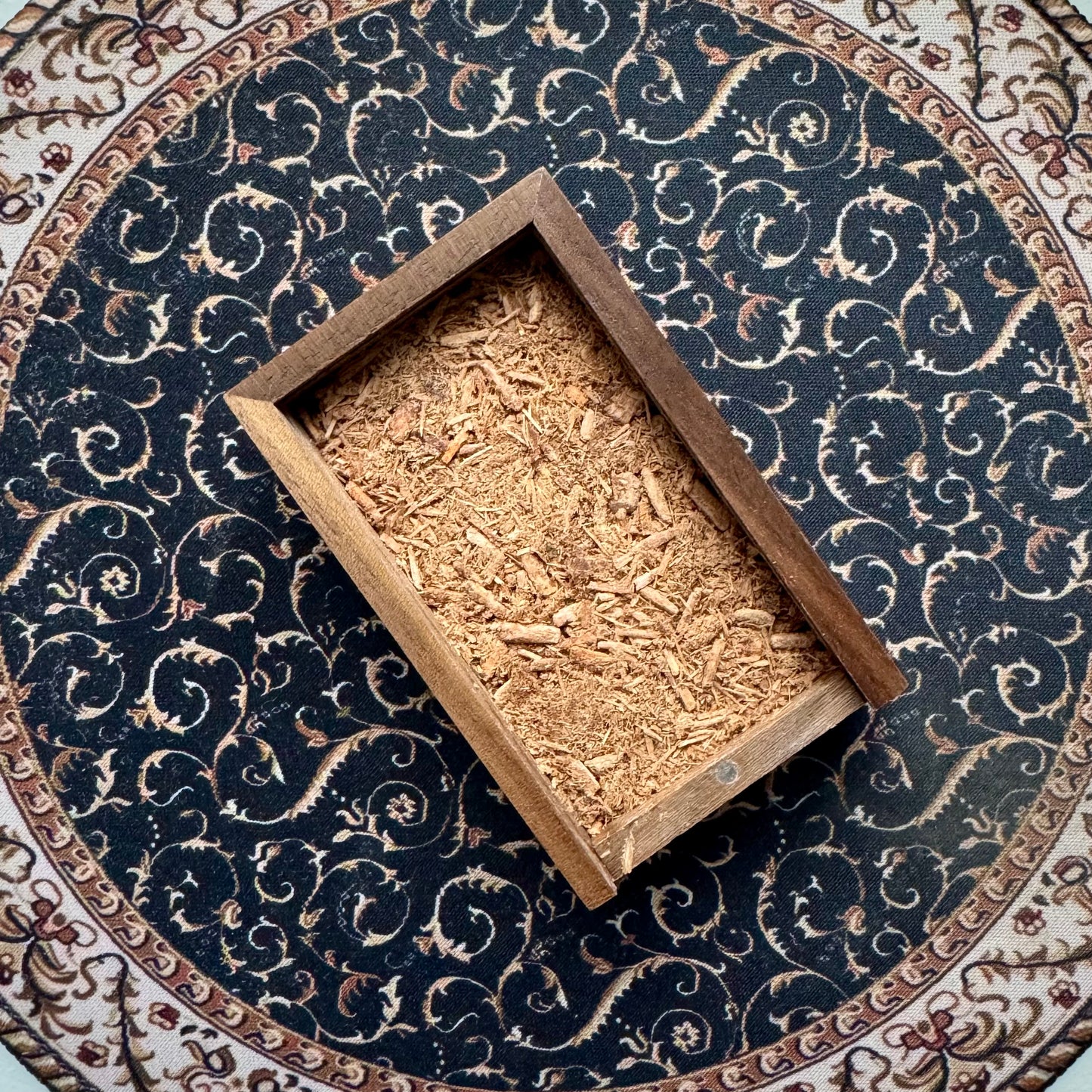 Artisanal Bakhoor